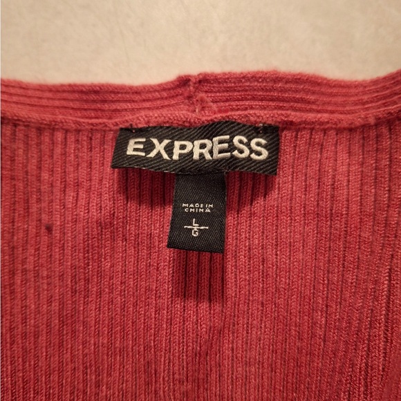 Express Women's Magenta Cold Shoulder Top - Picture 5 of 6